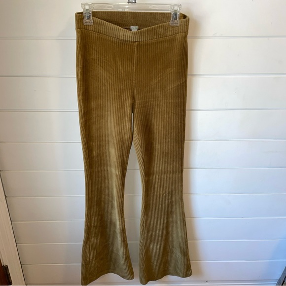 Aerie Women’s High Rise Velvety Ribbed Bell Bottom Flare Pants Size: M‎ Medium - Picture 1 of 4